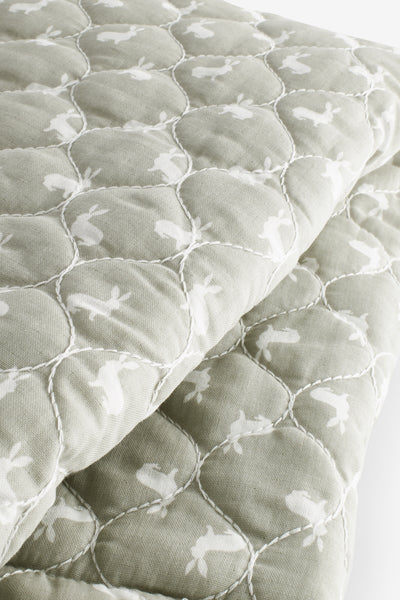 Padded Quilt, white woodland and fawn hare print