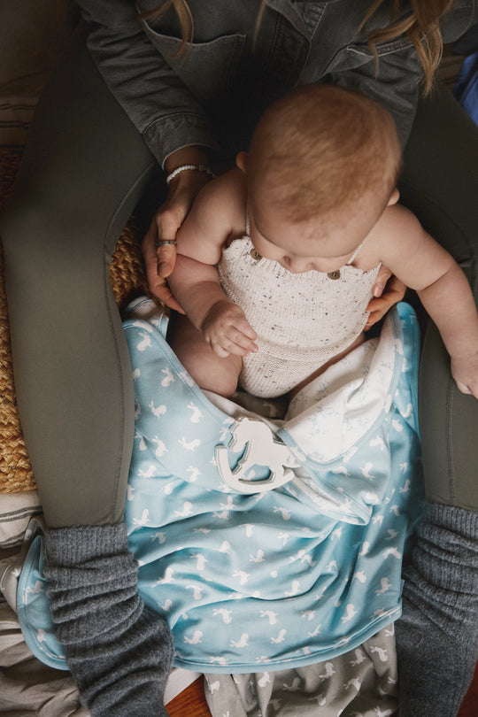 Jersey Blanket, sky blue hare and little blue hare print